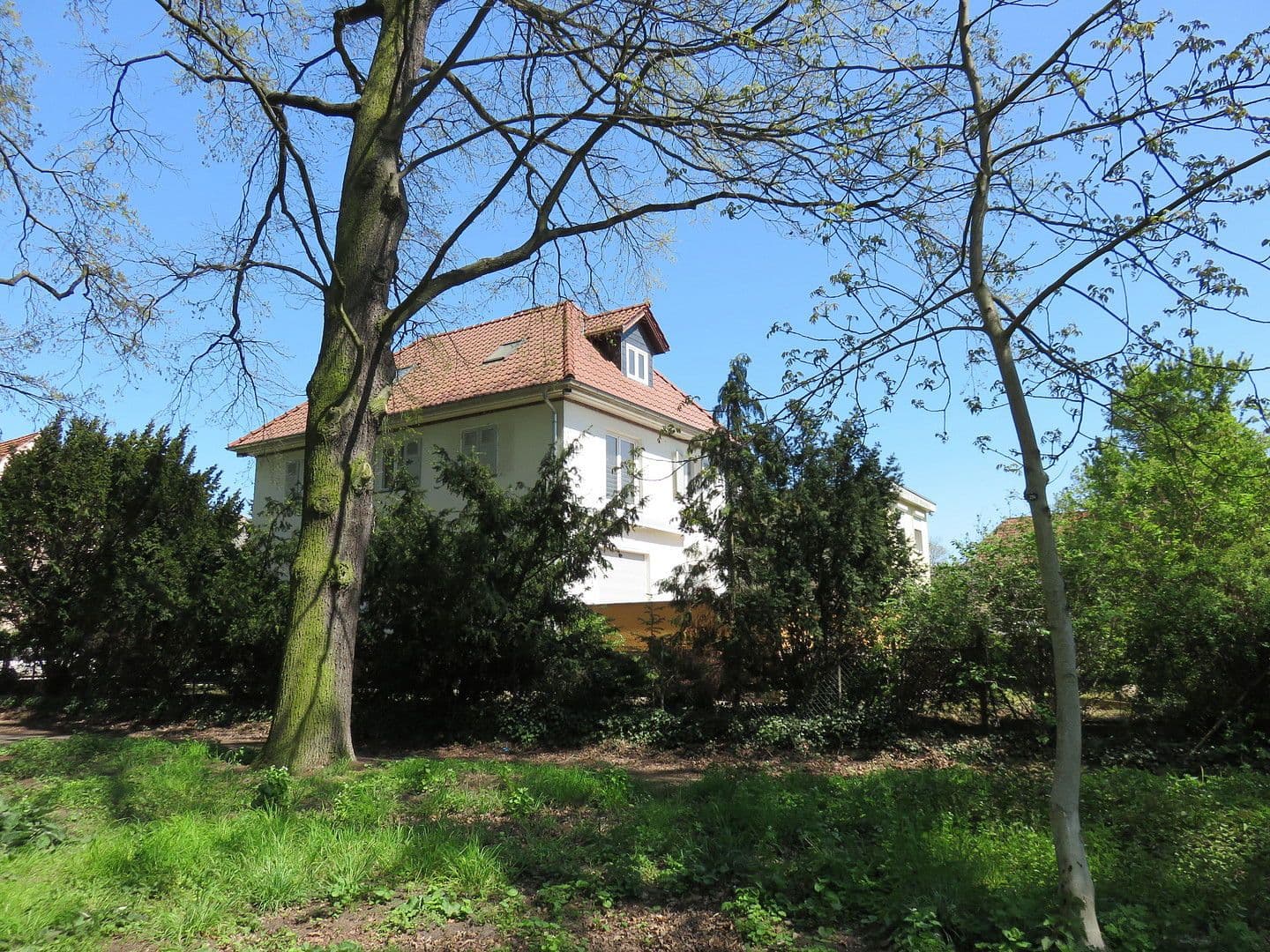 Prodej domu 220 m², pozemek 580 m², Mögeldorfer Weg 2, Berlin, Berlín Prodej domu 220 m², pozemek 580 m², Mögeldorfer Weg 2, Berlin, Berlín