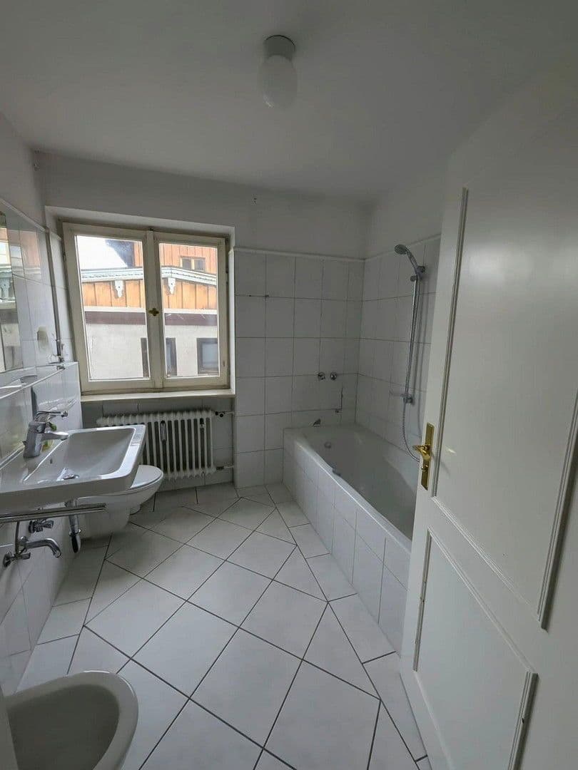 Prodej domu 234 m², pozemek 763 m², Laubensteinweg 10, Frasdorf, Bavorsko Prodej domu 234 m², pozemek 763 m², Laubensteinweg 10, Frasdorf, Bavorsko
