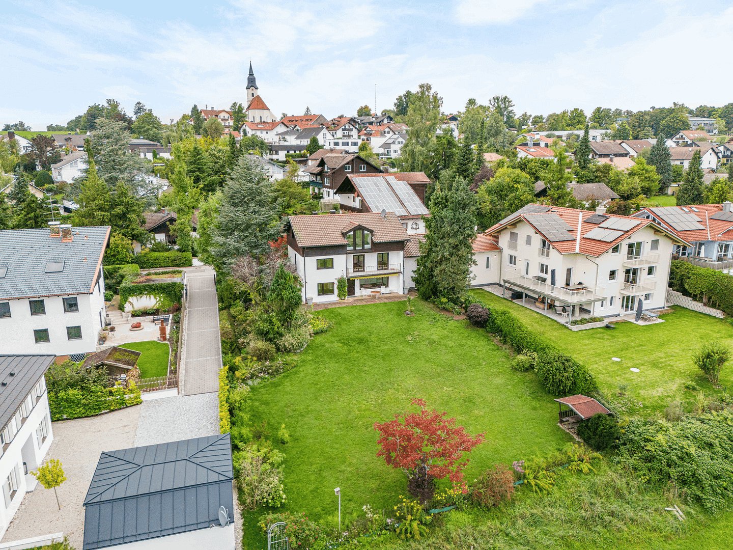 Prodej domu 242 m², pozemek 1.226 m², Berg (Aufkirchen), Bavorsko Prodej domu 242 m², pozemek 1.226 m², Berg (Aufkirchen), Bavorsko