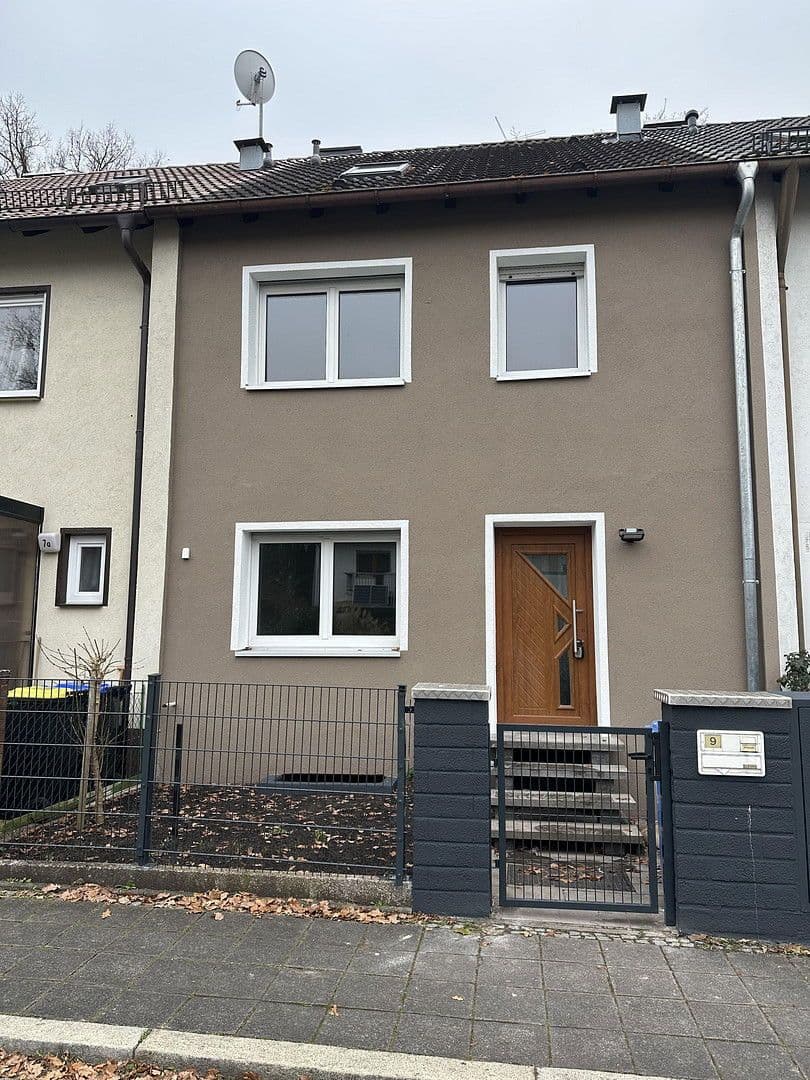 Prodej domu 140 m², pozemek 250 m², Zirndorfer Str. 9, Nürnberg, Bavorsko Prodej domu 140 m², pozemek 250 m², Zirndorfer Str. 9, Nürnberg, Bavorsko