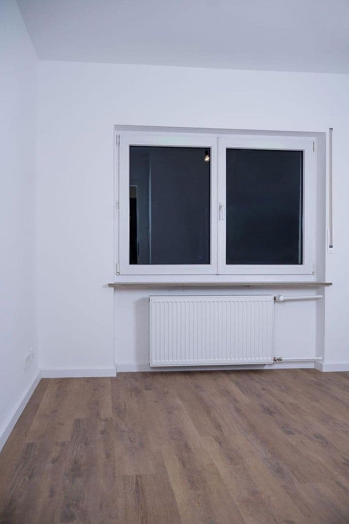 Prodej domu 140 m², pozemek 250 m², Zirndorfer Str. 9, Nürnberg, Bavorsko Prodej domu 140 m², pozemek 250 m², Zirndorfer Str. 9, Nürnberg, Bavorsko
