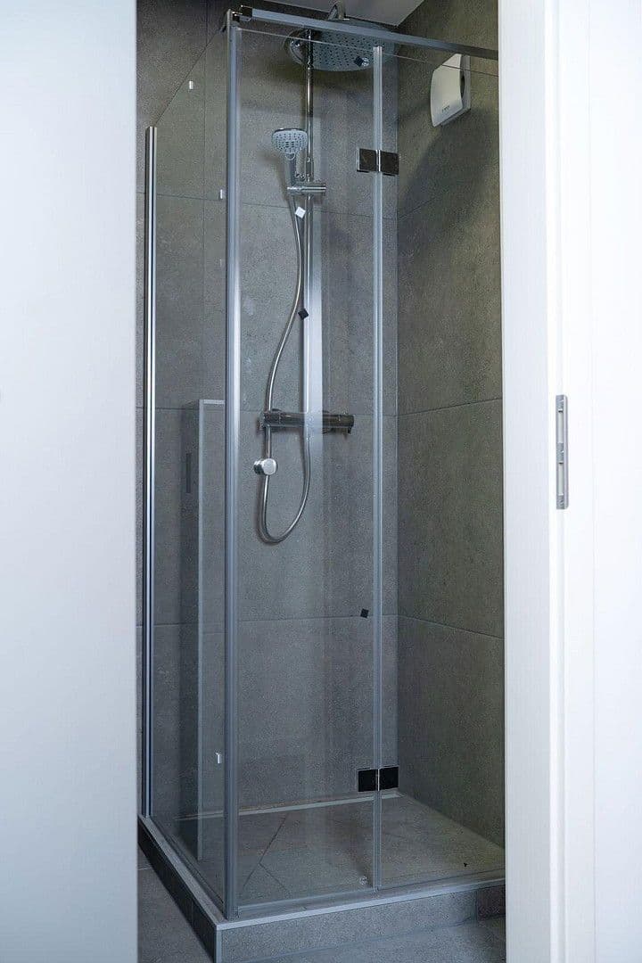 Prodej domu 140 m², pozemek 250 m², Zirndorfer Str. 9, Nürnberg, Bavorsko Prodej domu 140 m², pozemek 250 m², Zirndorfer Str. 9, Nürnberg, Bavorsko