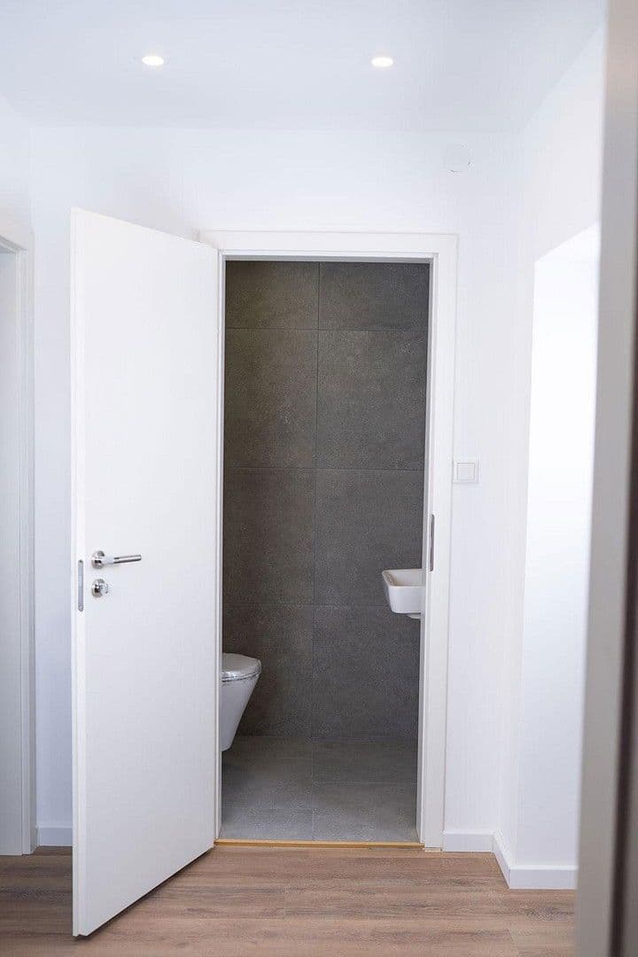 Prodej domu 140 m², pozemek 250 m², Zirndorfer Str. 9, Nürnberg, Bavorsko Prodej domu 140 m², pozemek 250 m², Zirndorfer Str. 9, Nürnberg, Bavorsko