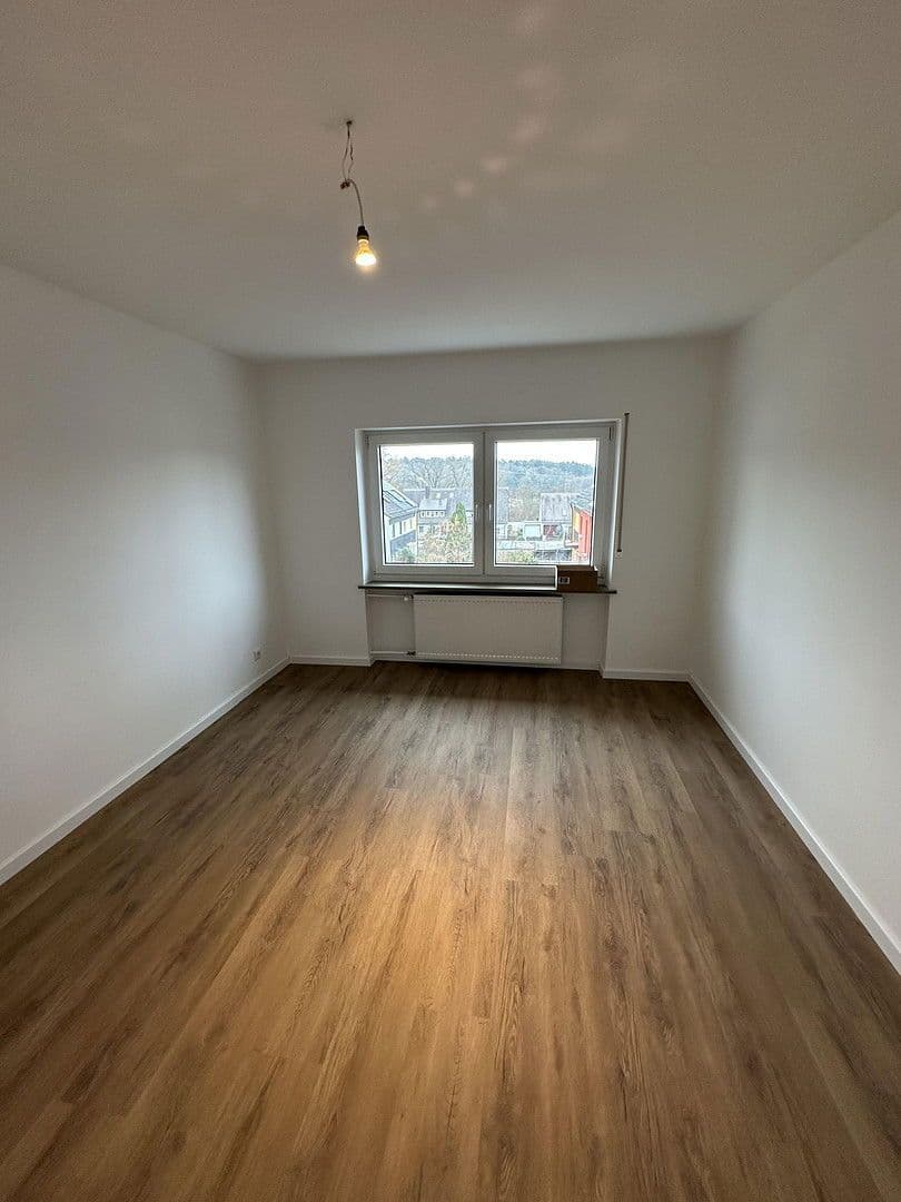 Prodej domu 140 m², pozemek 250 m², Zirndorfer Str. 9, Nürnberg, Bavorsko Prodej domu 140 m², pozemek 250 m², Zirndorfer Str. 9, Nürnberg, Bavorsko