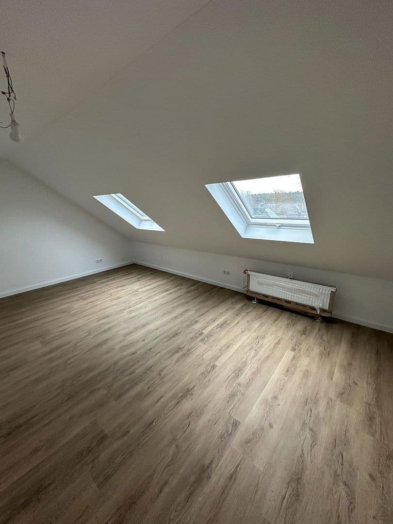 Prodej domu 140 m², pozemek 250 m², Zirndorfer Str. 9, Nürnberg, Bavorsko Prodej domu 140 m², pozemek 250 m², Zirndorfer Str. 9, Nürnberg, Bavorsko