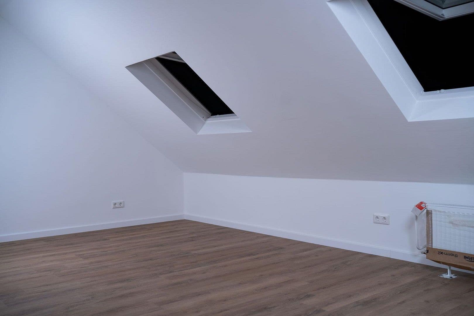 Prodej domu 140 m², pozemek 250 m², Zirndorfer Str. 9, Nürnberg, Bavorsko Prodej domu 140 m², pozemek 250 m², Zirndorfer Str. 9, Nürnberg, Bavorsko