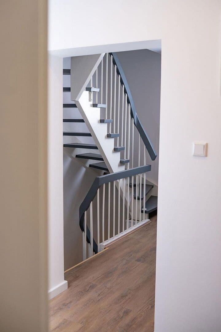 Prodej domu 140 m², pozemek 250 m², Zirndorfer Str. 9, Nürnberg, Bavorsko Prodej domu 140 m², pozemek 250 m², Zirndorfer Str. 9, Nürnberg, Bavorsko