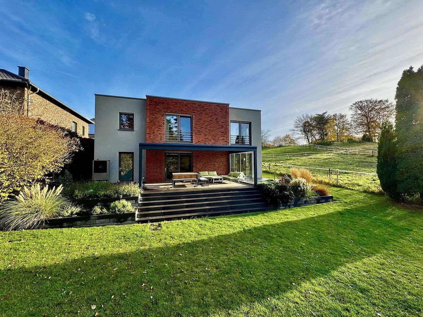 Prodej domu 212 m², pozemek 736 m², Wassenberg, Severní Porýní-Vestfálsko Prodej domu 212 m², pozemek 736 m², Wassenberg, Severní Porýní-Vestfálsko