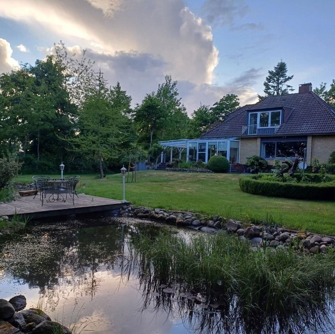 Pronájem domu 160 m², pozemek 2.300 m², Großenwiehe, Šlesvicko-Holštýnsko Pronájem domu 160 m², pozemek 2.300 m², Großenwiehe, Šlesvicko-Holštýnsko