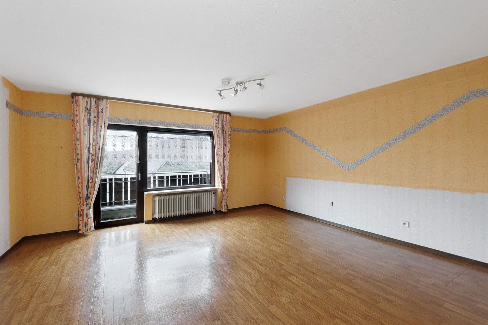 Prodej domu 187 m², pozemek 572 m², Laubach, Porýní-Falc Prodej domu 187 m², pozemek 572 m², Laubach, Porýní-Falc
