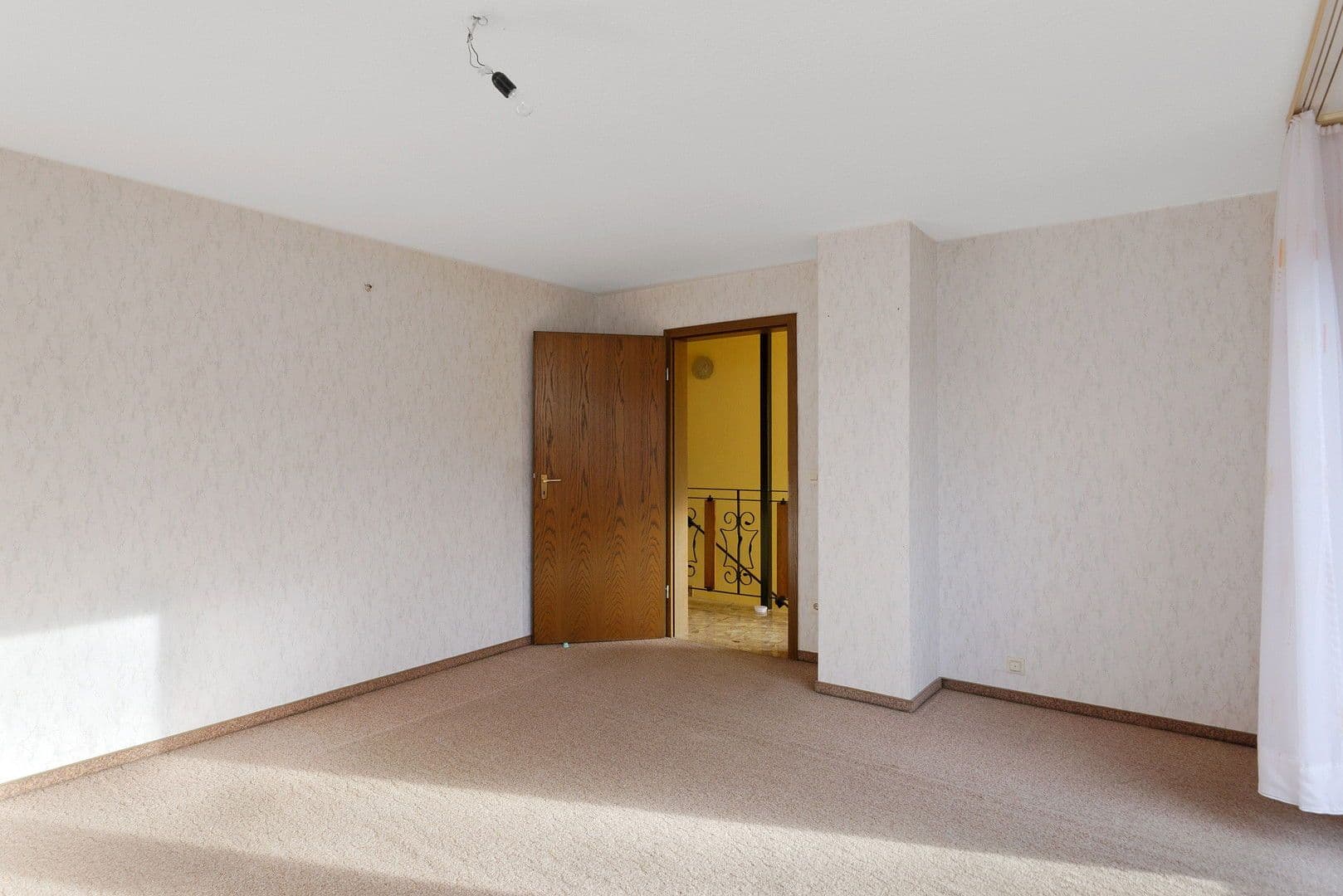 Prodej domu 187 m², pozemek 572 m², Laubach, Porýní-Falc Prodej domu 187 m², pozemek 572 m², Laubach, Porýní-Falc