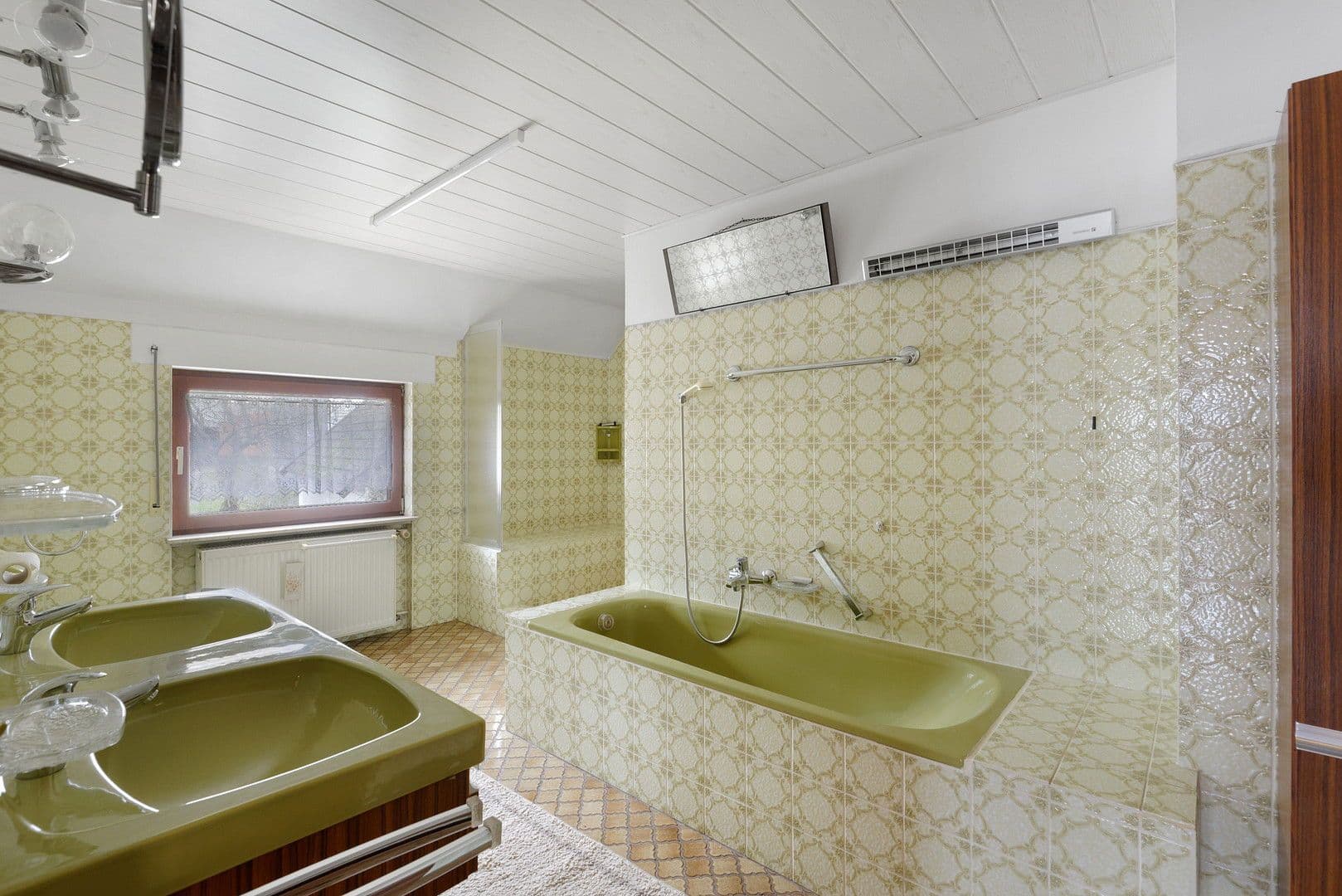 Prodej domu 187 m², pozemek 572 m², Laubach, Porýní-Falc Prodej domu 187 m², pozemek 572 m², Laubach, Porýní-Falc