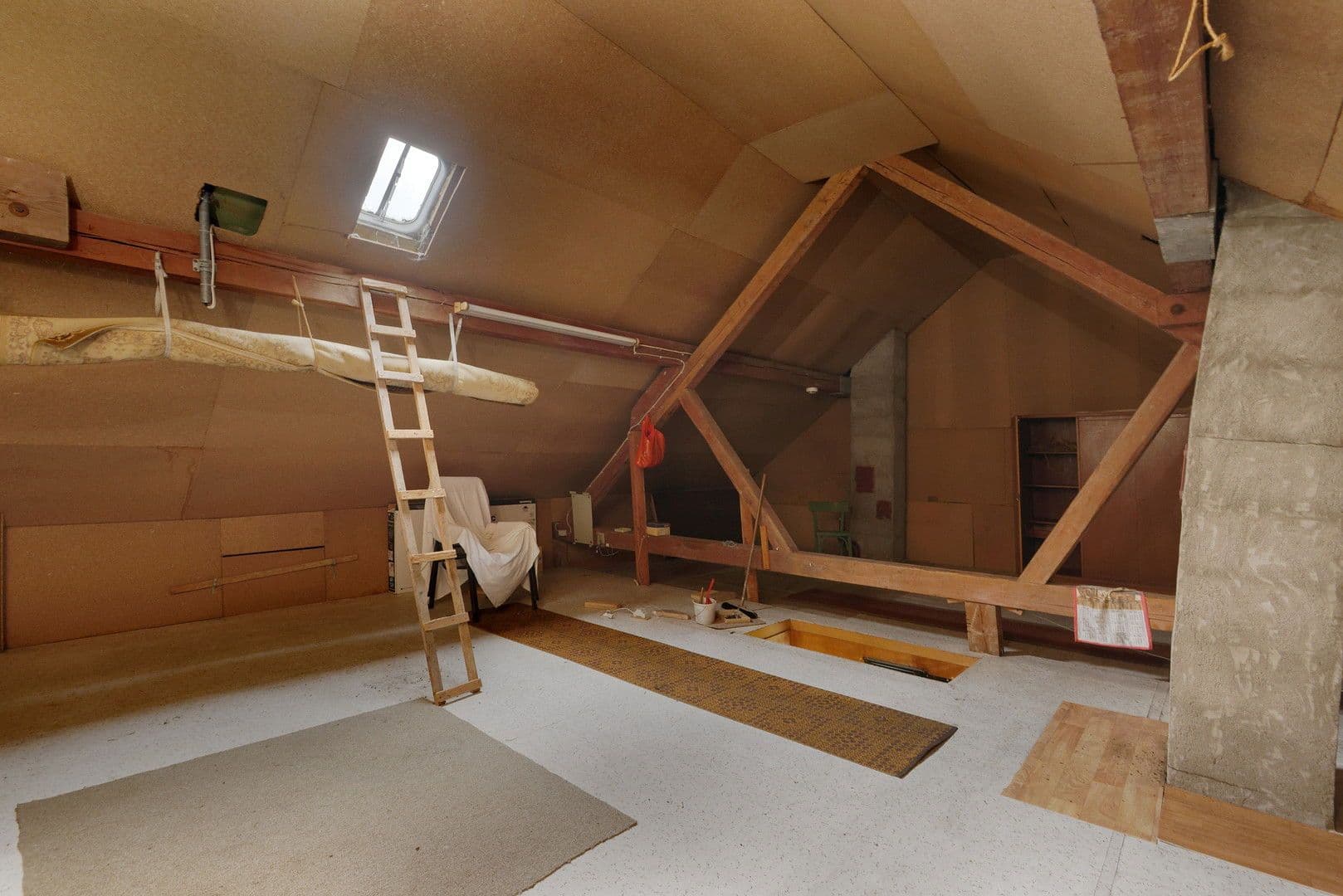 Prodej domu 187 m², pozemek 572 m², Laubach, Porýní-Falc Prodej domu 187 m², pozemek 572 m², Laubach, Porýní-Falc