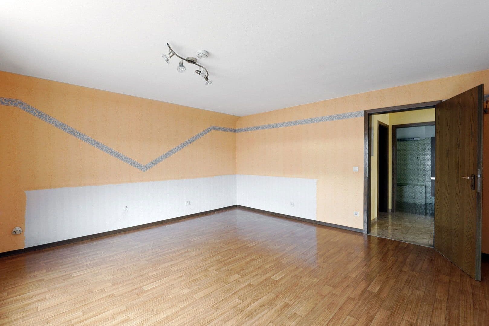 Prodej domu 187 m², pozemek 572 m², Laubach, Porýní-Falc Prodej domu 187 m², pozemek 572 m², Laubach, Porýní-Falc