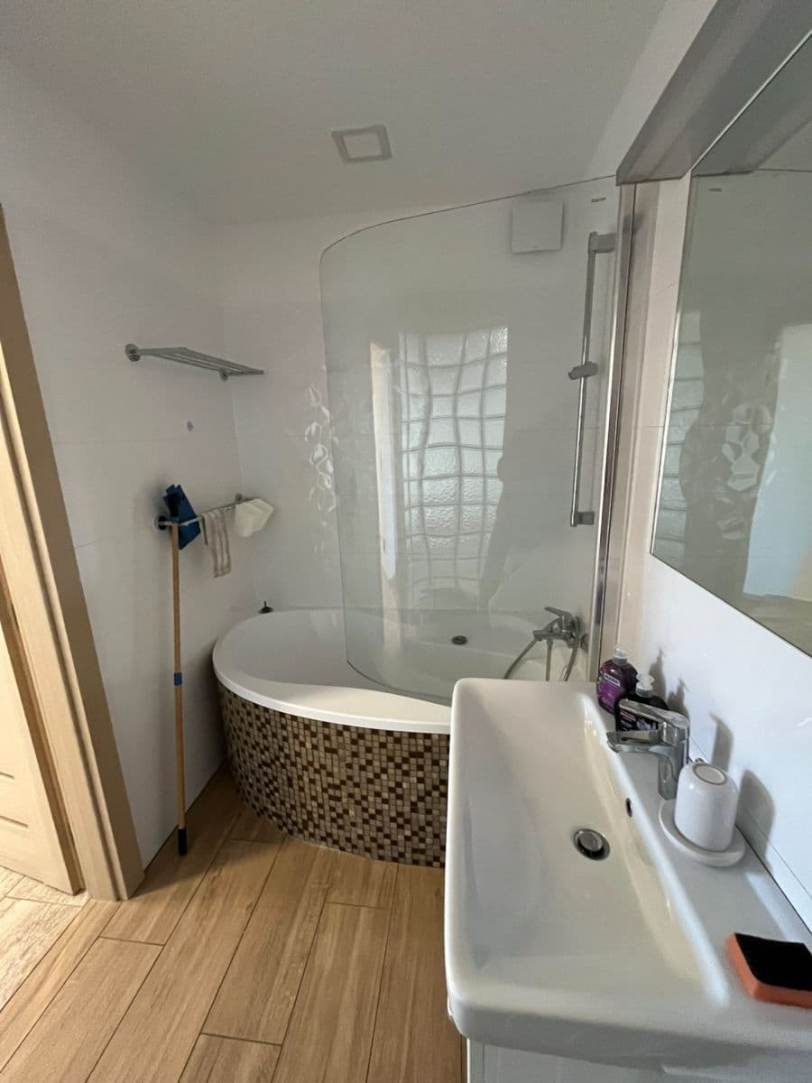 Pronájem bytu 3+1 77 m², Jana Palacha, Mladá Boleslav, Středočeský kraj Pronájem bytu 3+1 77 m², Jana Palacha, Mladá Boleslav, Středočeský kraj