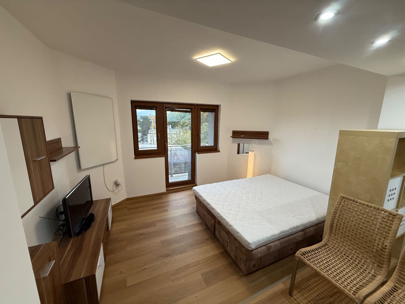 Pronájem bytu 1+kk 30 m², Na Mrázovce, Praha, Praha Pronájem bytu 1+kk 30 m², Na Mrázovce, Praha, Praha