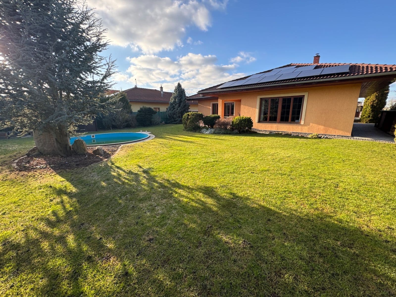 Prodej domu 181 m², pozemek 820 m², Na Kamenné hrázi, Drahelčice, Středočeský kraj Prodej domu 181 m², pozemek 820 m², Na Kamenné hrázi, Drahelčice, Středočeský kraj