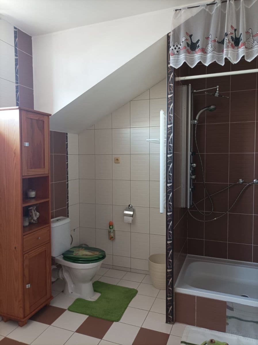 Pronájem domu 212 m², pozemek 1.000 m², Markvartická, Praha, Praha Pronájem domu 212 m², pozemek 1.000 m², Markvartická, Praha, Praha