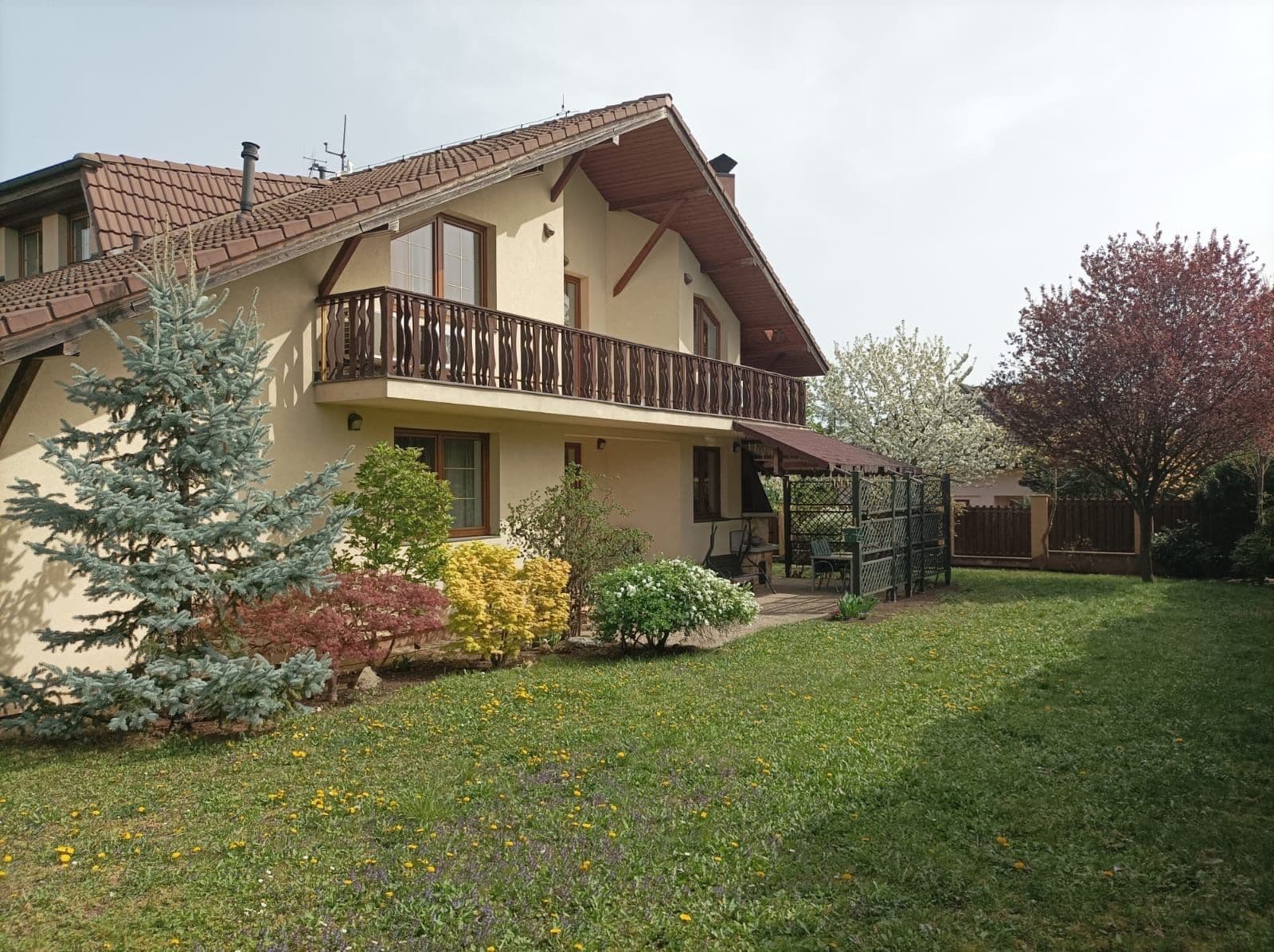 Pronájem domu 212 m², pozemek 1.000 m², Markvartická, Praha, Praha Pronájem domu 212 m², pozemek 1.000 m², Markvartická, Praha, Praha