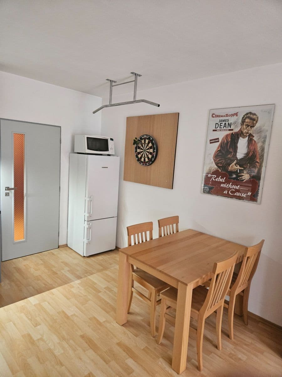 Pronájem bytu 1+kk 54 m², Novovysočanská, Praha, Praha Pronájem bytu 1+kk 54 m², Novovysočanská, Praha, Praha
