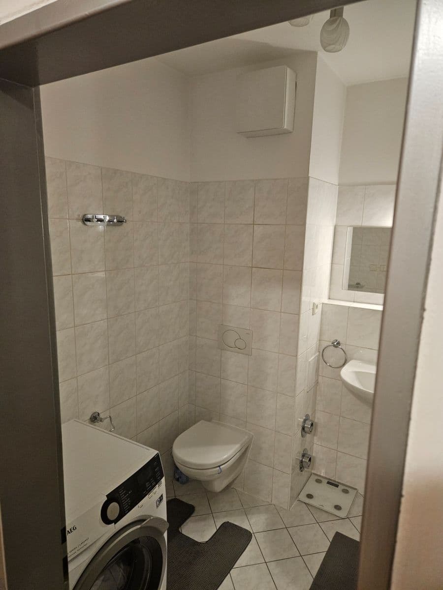 Pronájem bytu 1+kk 54 m², Novovysočanská, Praha, Praha Pronájem bytu 1+kk 54 m², Novovysočanská, Praha, Praha