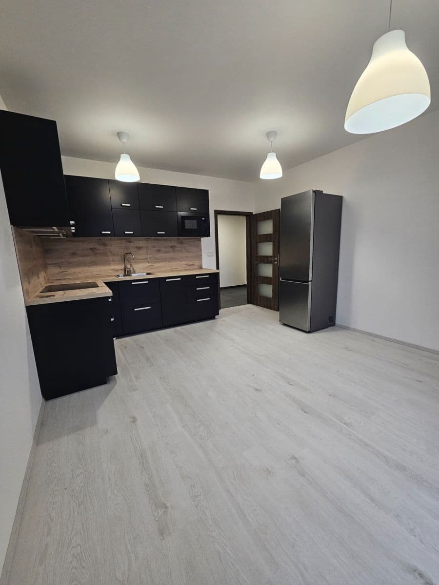 Pronájem bytu 2+kk 50 m², Augustina Lukeše, Brandýs nad Labem-Stará Boleslav, Středočeský kraj Pronájem bytu 2+kk 50 m², Augustina Lukeše, Brandýs nad Labem-Stará Boleslav, Středočeský kraj