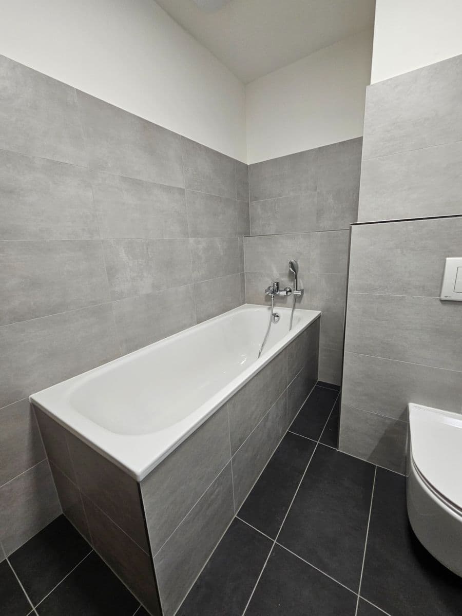 Pronájem bytu 2+kk 50 m², Augustina Lukeše, Brandýs nad Labem-Stará Boleslav, Středočeský kraj Pronájem bytu 2+kk 50 m², Augustina Lukeše, Brandýs nad Labem-Stará Boleslav, Středočeský kraj