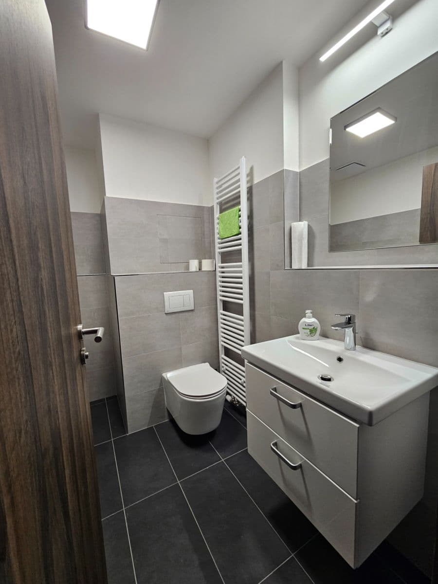 Pronájem bytu 2+kk 50 m², Augustina Lukeše, Brandýs nad Labem-Stará Boleslav, Středočeský kraj Pronájem bytu 2+kk 50 m², Augustina Lukeše, Brandýs nad Labem-Stará Boleslav, Středočeský kraj