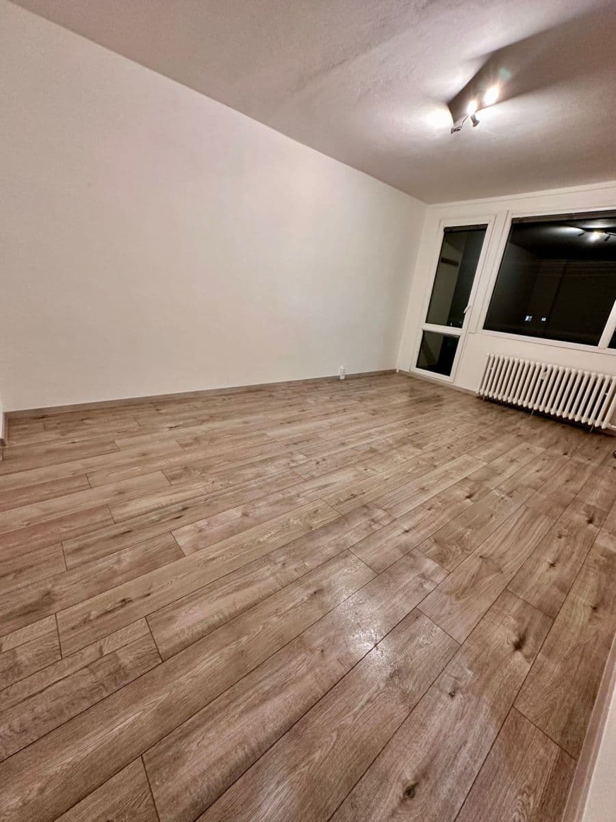Pronájem bytu 2+1 64 m², nám. Míru, Rychnov u Jablonce nad Nisou, Liberecký kraj Pronájem bytu 2+1 64 m², nám. Míru, Rychnov u Jablonce nad Nisou, Liberecký kraj