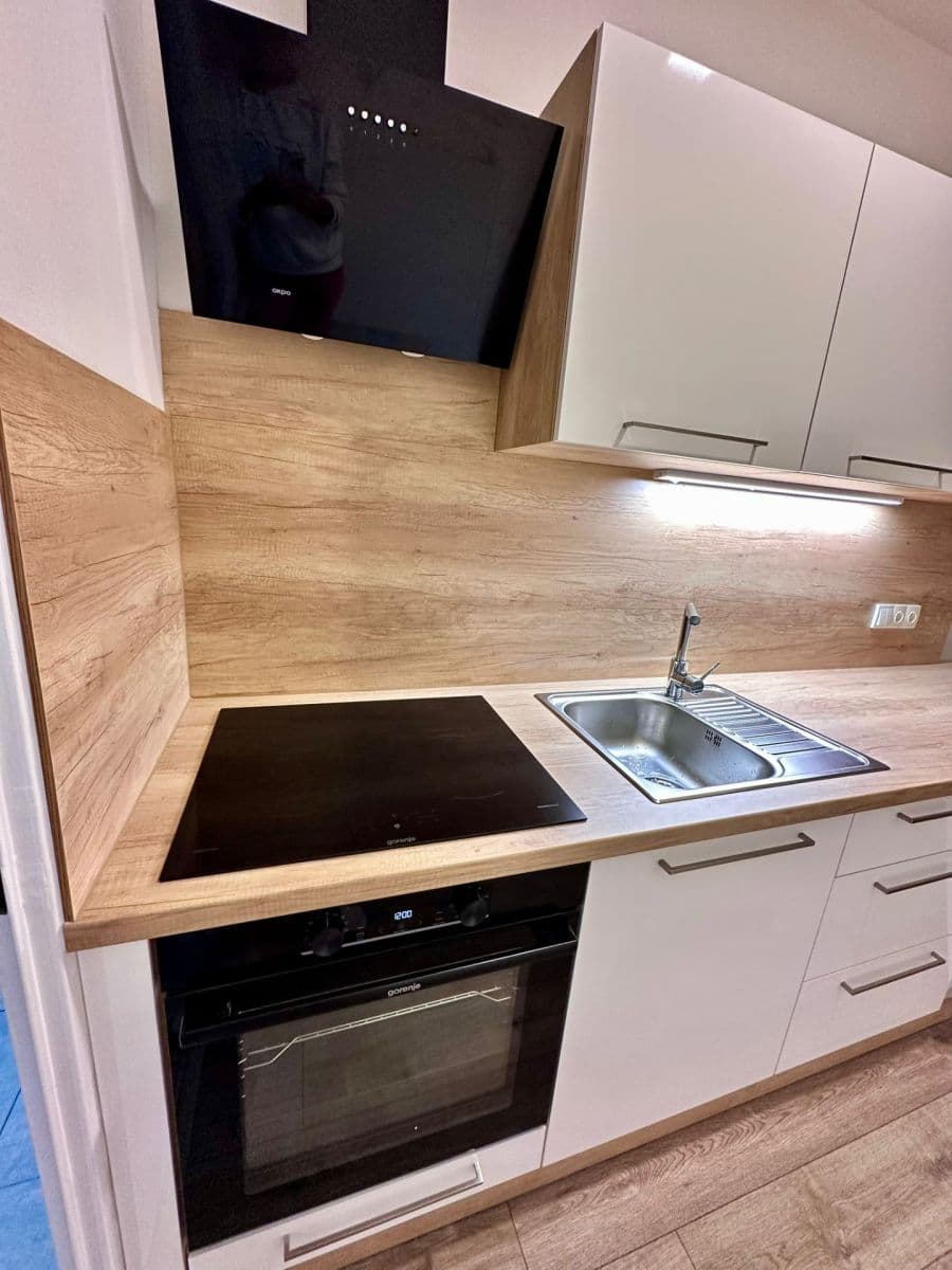 Pronájem bytu 2+1 64 m², nám. Míru, Rychnov u Jablonce nad Nisou, Liberecký kraj Pronájem bytu 2+1 64 m², nám. Míru, Rychnov u Jablonce nad Nisou, Liberecký kraj