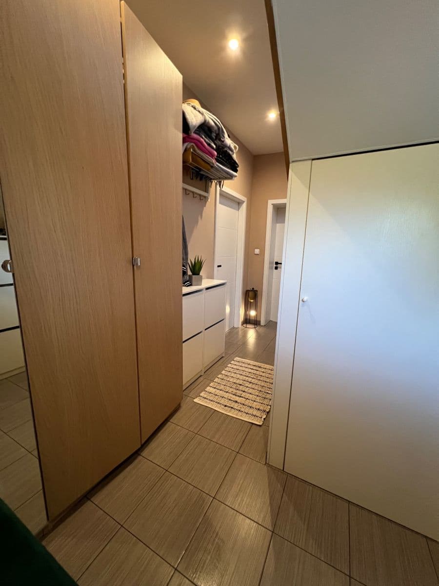 Prodej bytu 5+kk 159 m², Kostelecká, Mratín, Středočeský kraj Prodej bytu 5+kk 159 m², Kostelecká, Mratín, Středočeský kraj