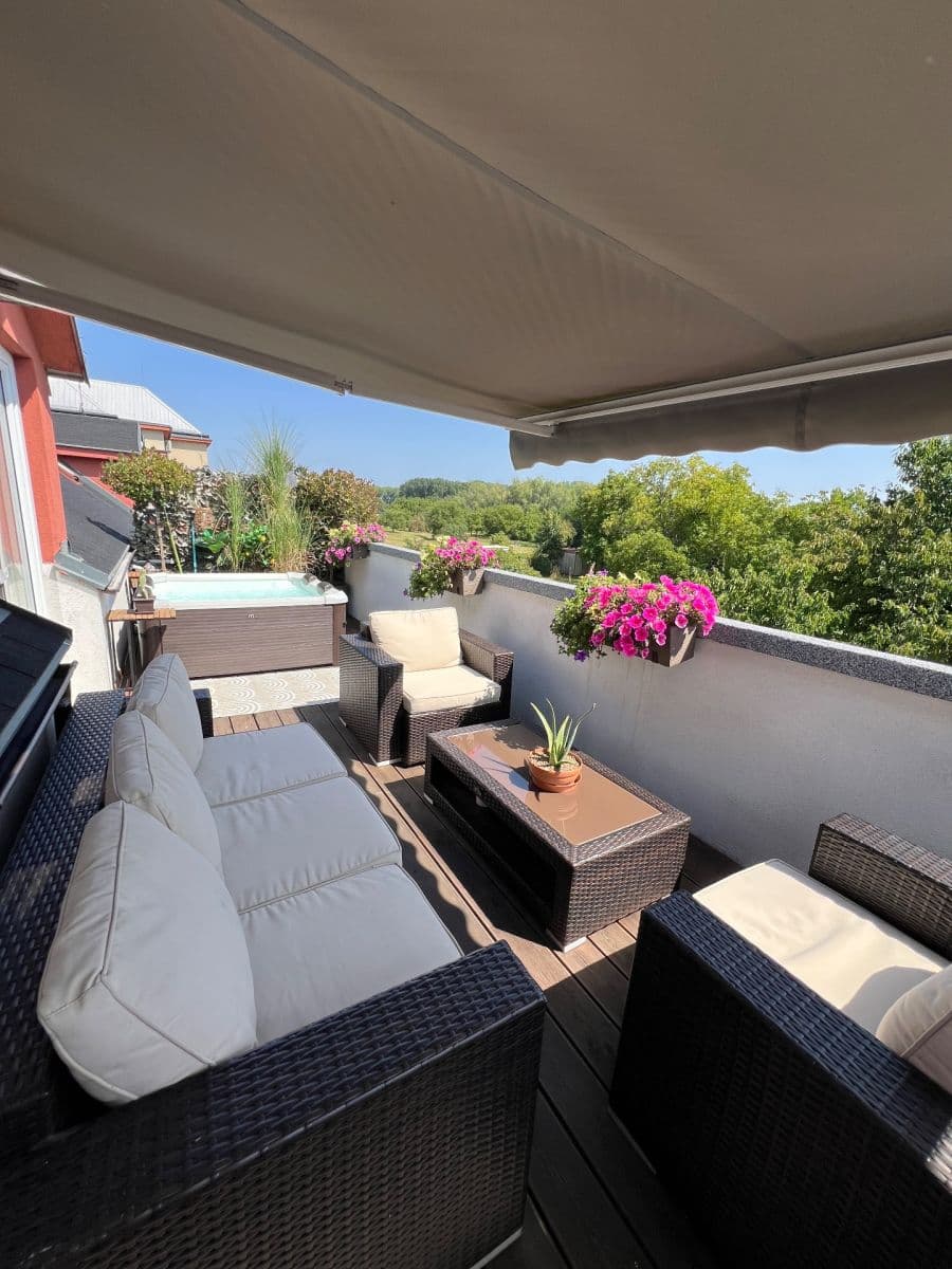 Prodej bytu 5+kk 159 m², Kostelecká, Mratín, Středočeský kraj Prodej bytu 5+kk 159 m², Kostelecká, Mratín, Středočeský kraj