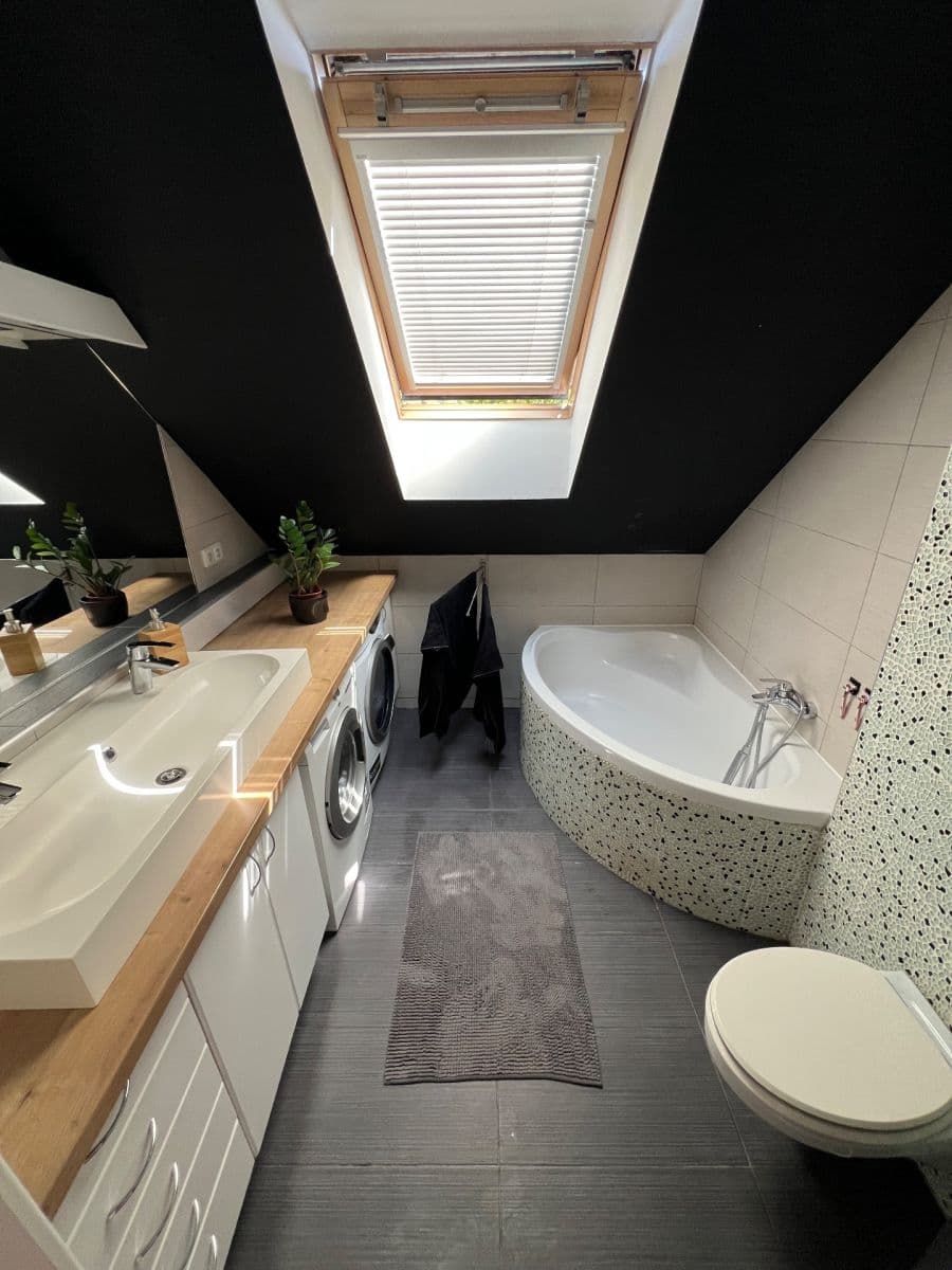 Prodej bytu 5+kk 159 m², Kostelecká, Mratín, Středočeský kraj Prodej bytu 5+kk 159 m², Kostelecká, Mratín, Středočeský kraj