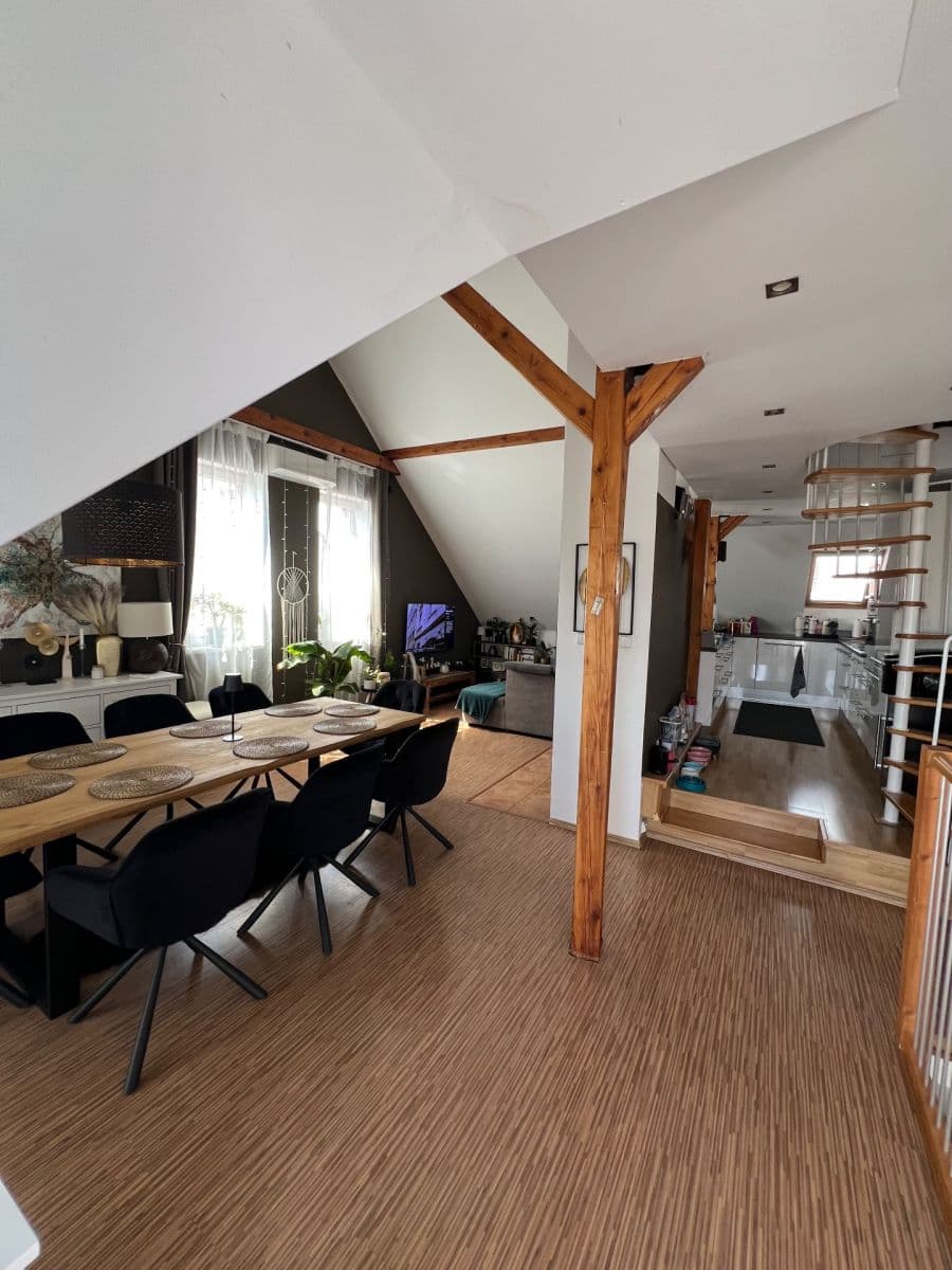 Prodej bytu 5+kk 159 m², Kostelecká, Mratín, Středočeský kraj Prodej bytu 5+kk 159 m², Kostelecká, Mratín, Středočeský kraj