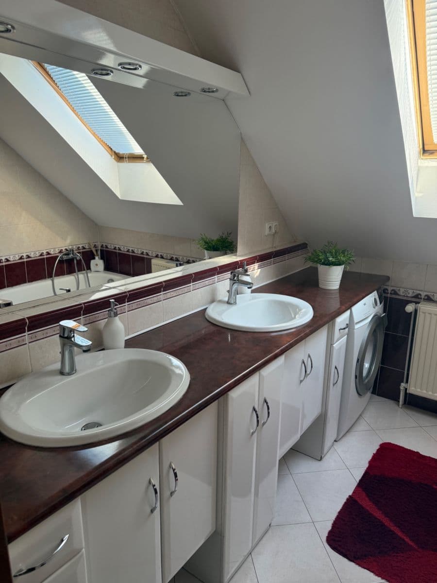 Prodej bytu 4+kk 145 m², Kostelecká, Mratín, Středočeský kraj Prodej bytu 4+kk 145 m², Kostelecká, Mratín, Středočeský kraj