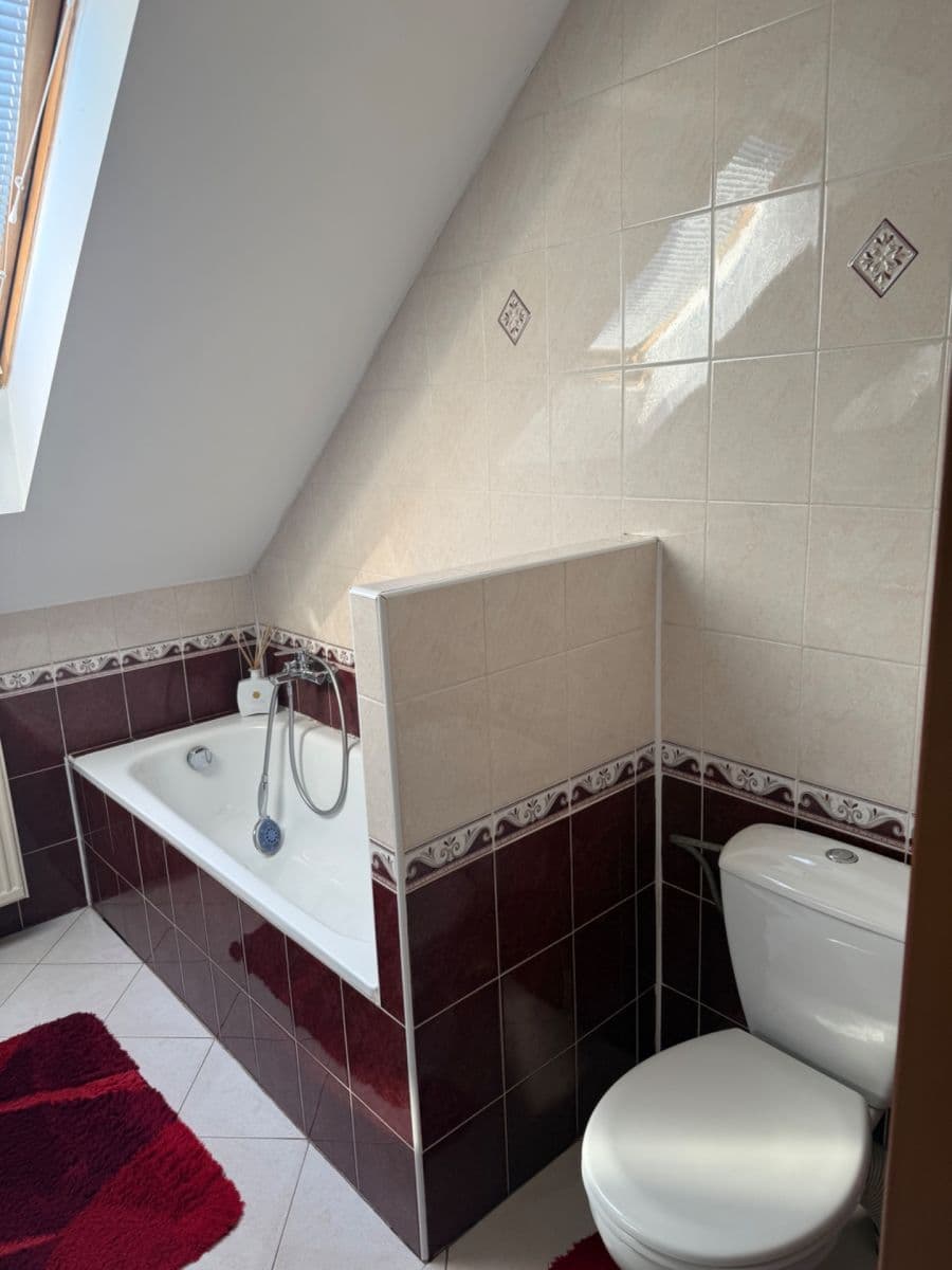 Prodej bytu 4+kk 145 m², Kostelecká, Mratín, Středočeský kraj Prodej bytu 4+kk 145 m², Kostelecká, Mratín, Středočeský kraj