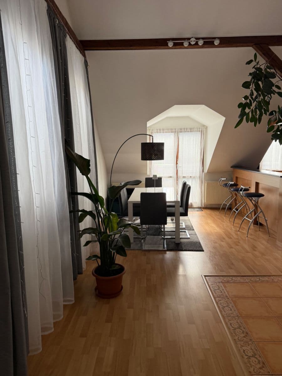 Prodej bytu 4+kk 145 m², Kostelecká, Mratín, Středočeský kraj Prodej bytu 4+kk 145 m², Kostelecká, Mratín, Středočeský kraj