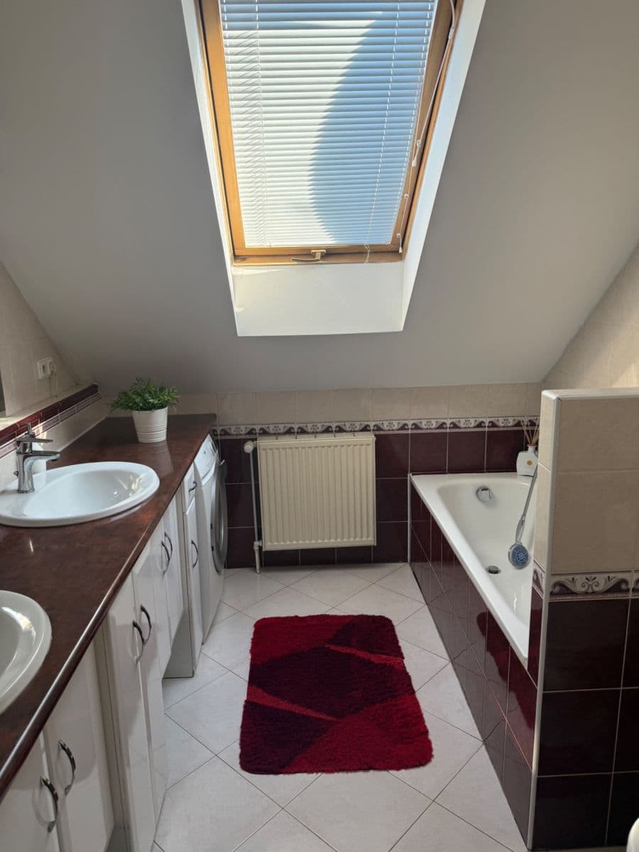 Prodej bytu 4+kk 145 m², Kostelecká, Mratín, Středočeský kraj Prodej bytu 4+kk 145 m², Kostelecká, Mratín, Středočeský kraj