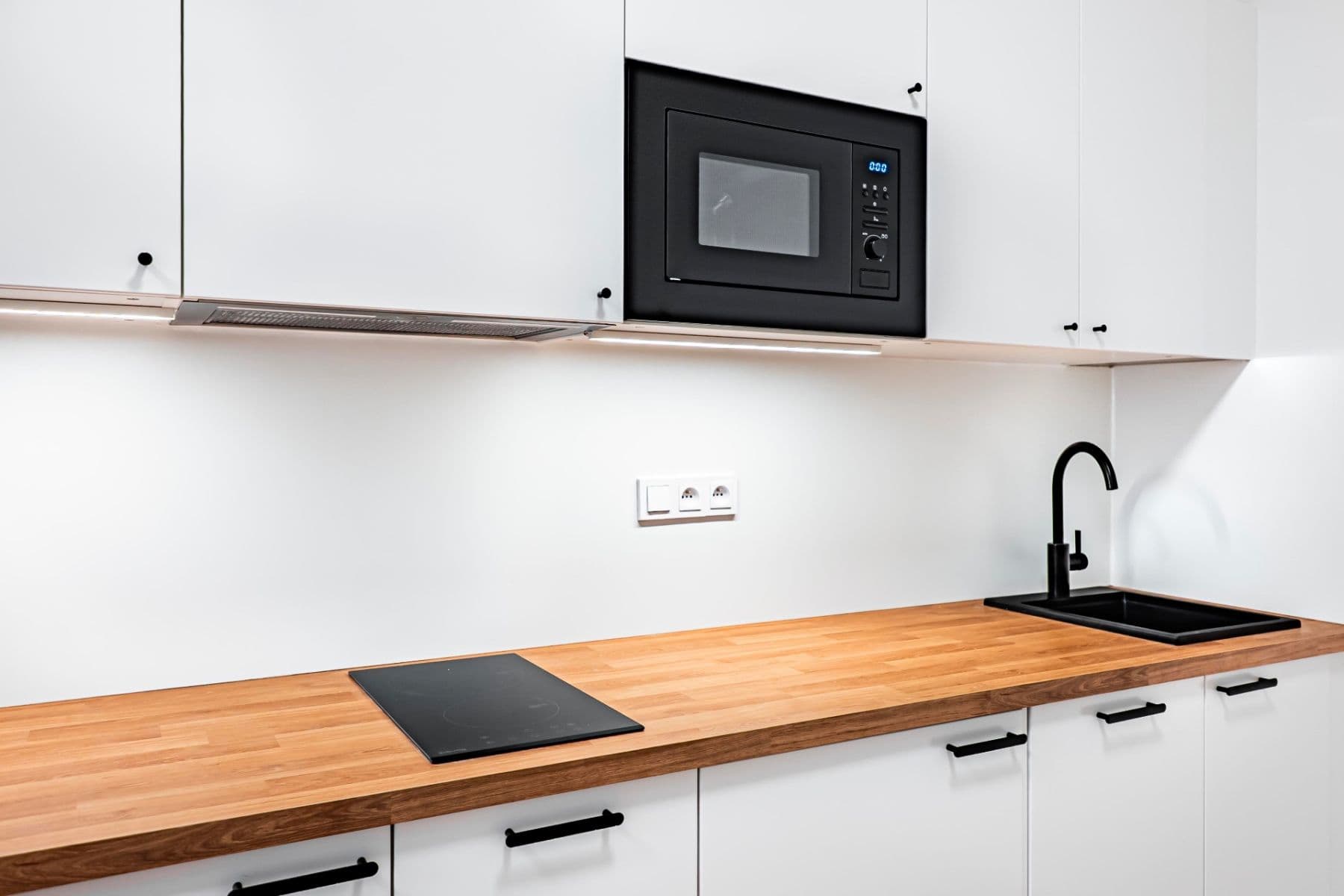 Pronájem bytu 1+kk 24 m², Velehradská, Praha, Praha Pronájem bytu 1+kk 24 m², Velehradská, Praha, Praha