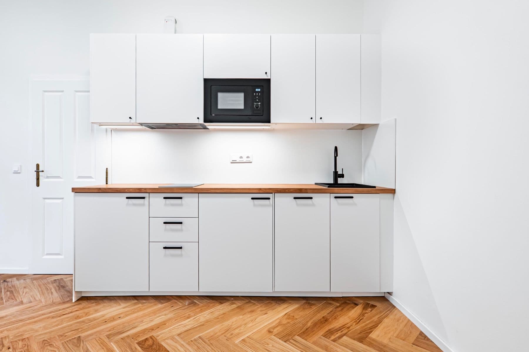 Pronájem bytu 1+kk 24 m², Velehradská, Praha, Praha Pronájem bytu 1+kk 24 m², Velehradská, Praha, Praha