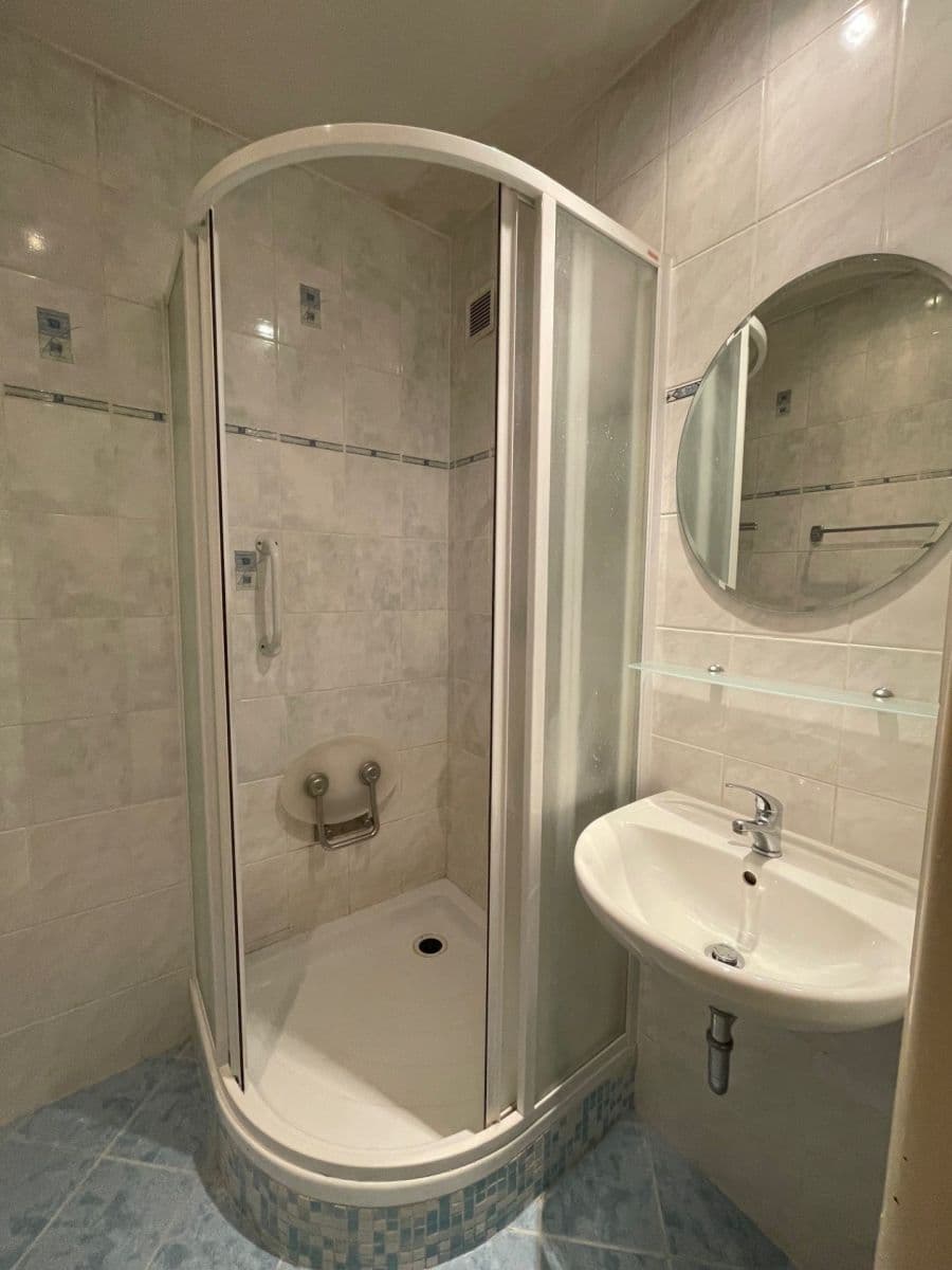 Pronájem bytu 2+1 55 m², Ovčárská, Praha, Praha Pronájem bytu 2+1 55 m², Ovčárská, Praha, Praha