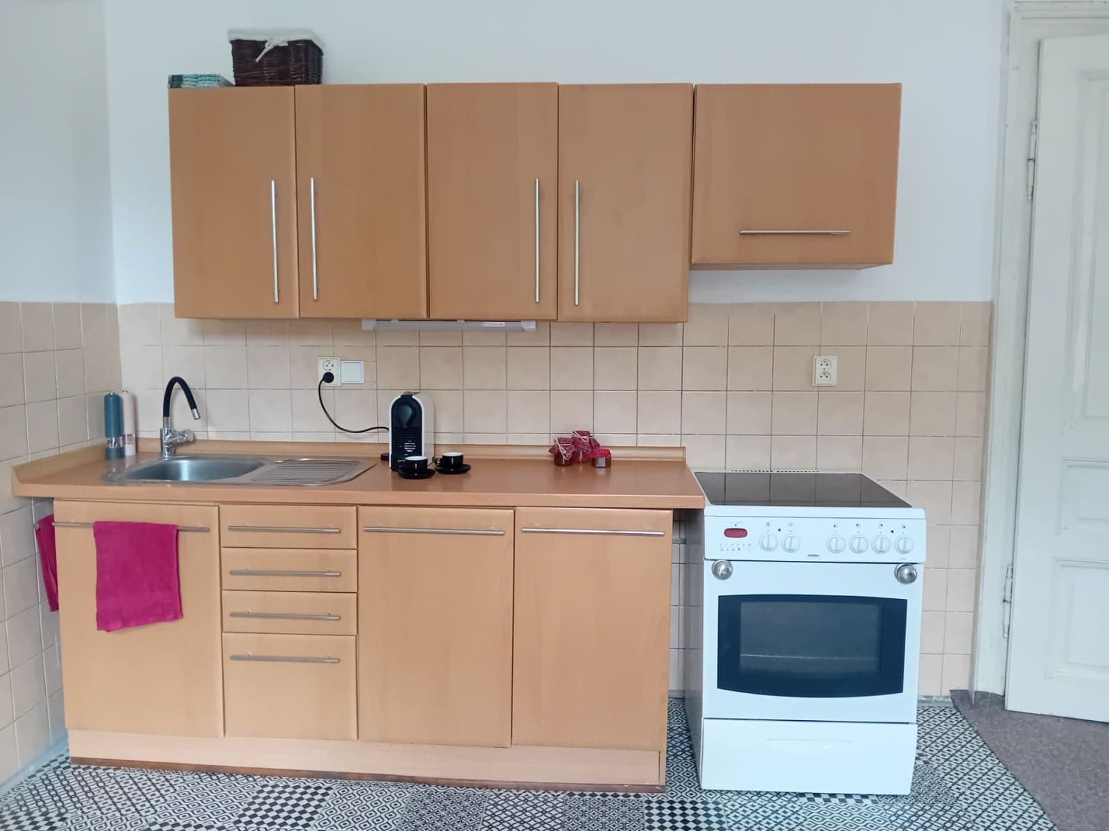 Pronájem bytu 1+1 65 m², Roháče z Dubé, Česká Lípa, Liberecký kraj Pronájem bytu 1+1 65 m², Roháče z Dubé, Česká Lípa, Liberecký kraj