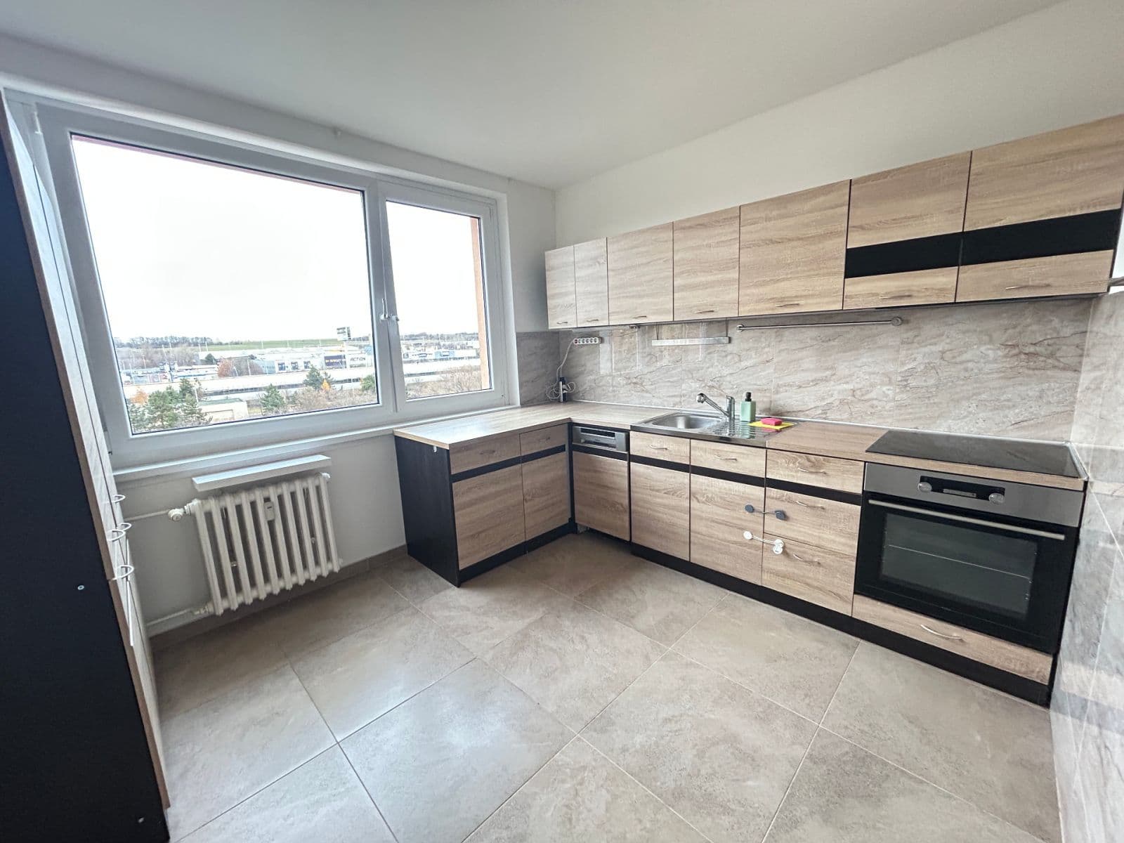 Pronájem bytu 4+1 84 m², Praha, Praha Pronájem bytu 4+1 84 m², Praha, Praha