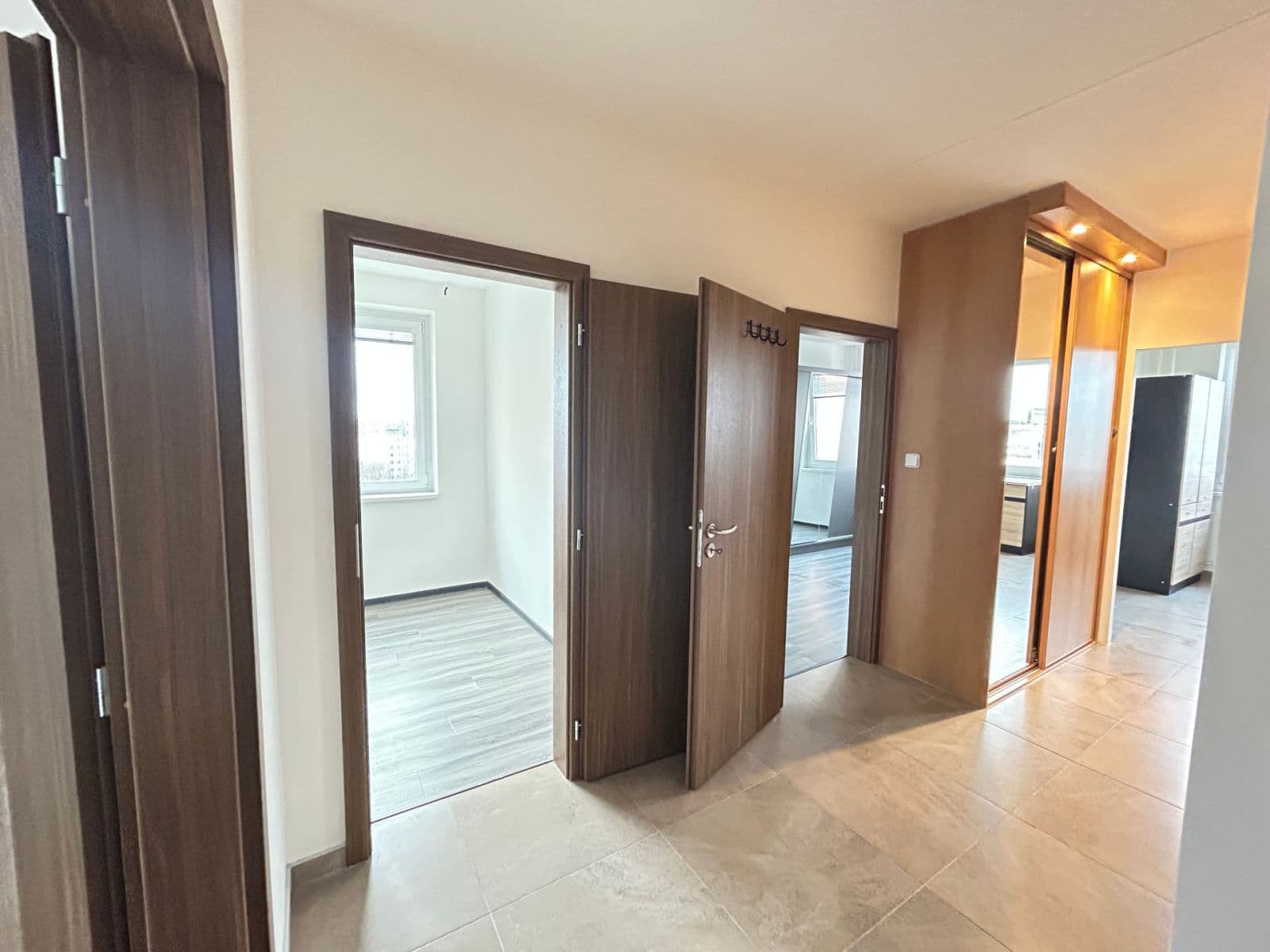 Pronájem bytu 4+1 84 m², Praha, Praha Pronájem bytu 4+1 84 m², Praha, Praha