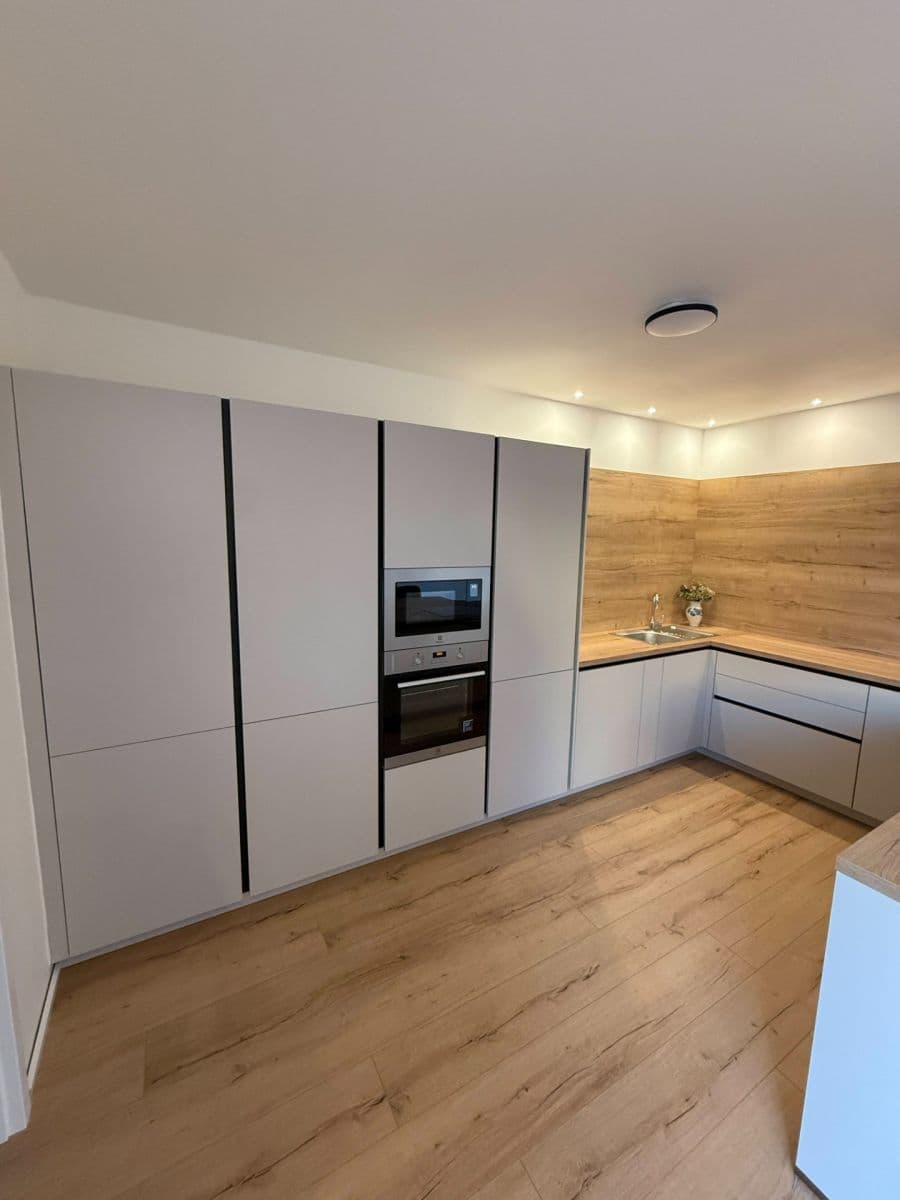 Pronájem domu 160 m², pozemek 125 m², Pod Přehradou, Praha, Praha Pronájem domu 160 m², pozemek 125 m², Pod Přehradou, Praha, Praha