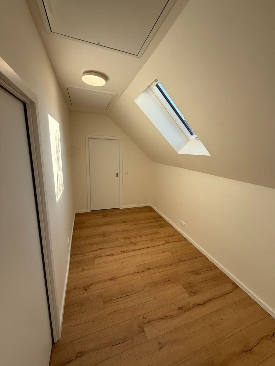 Pronájem domu 160 m², pozemek 125 m², Pod Přehradou, Praha, Praha Pronájem domu 160 m², pozemek 125 m², Pod Přehradou, Praha, Praha