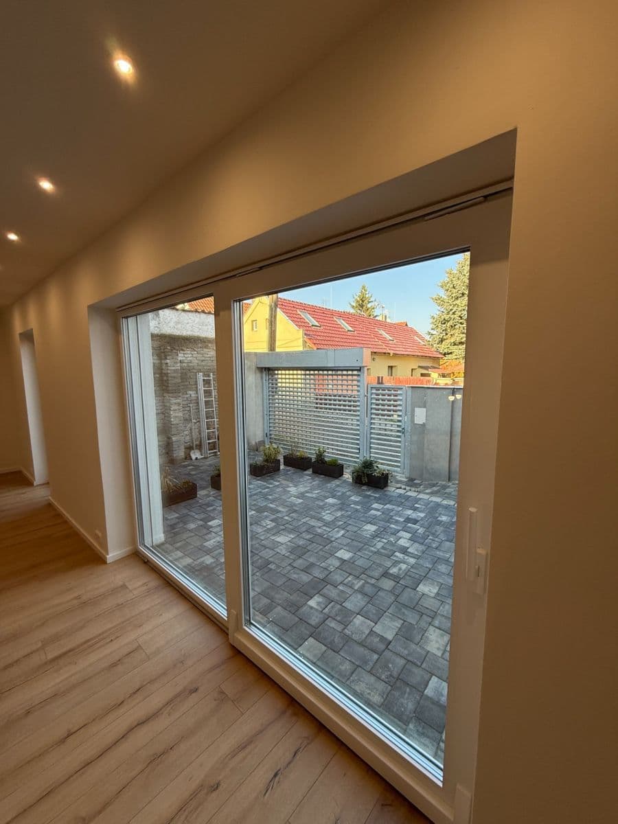 Pronájem domu 160 m², pozemek 125 m², Pod Přehradou, Praha, Praha Pronájem domu 160 m², pozemek 125 m², Pod Přehradou, Praha, Praha