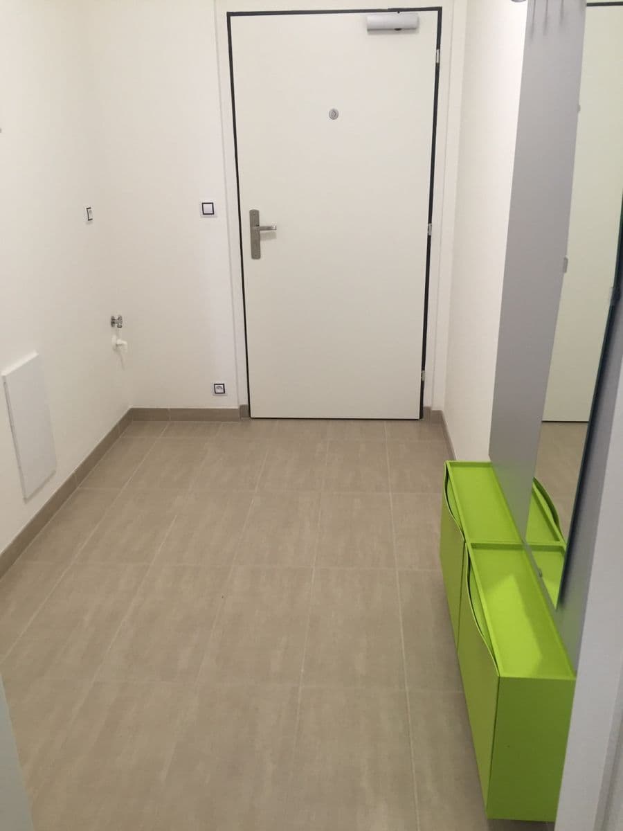 Prodej bytu 1+kk 28 m², Modrého, Praha, Praha Prodej bytu 1+kk 28 m², Modrého, Praha, Praha