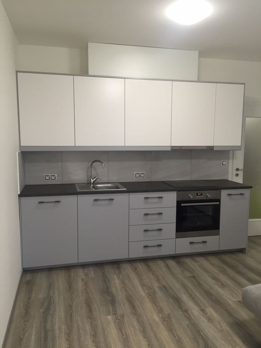 Prodej bytu 1+kk 28 m², Modrého, Praha, Praha Prodej bytu 1+kk 28 m², Modrého, Praha, Praha