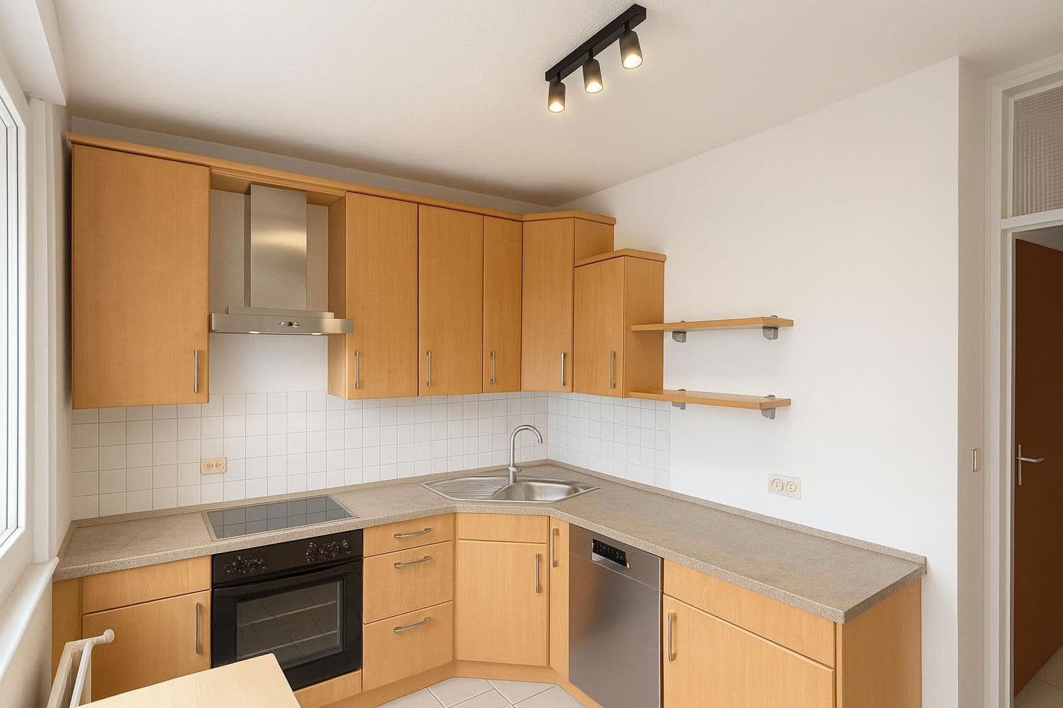 Pronájem bytu 2+kk 80 m², Prager Straße 33, Ludwigshafen am Rhein, Porýní-Falc Pronájem bytu 2+kk 80 m², Prager Straße 33, Ludwigshafen am Rhein, Porýní-Falc